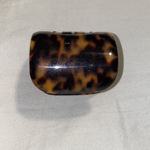 Tory Burch | Tortoise Resin Logo Statement Cuff - Picture 3 of 6